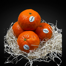 Cargar imagen en el visor de la galería, CAJA FRUTAS TEMPORADA 4.5 KG
