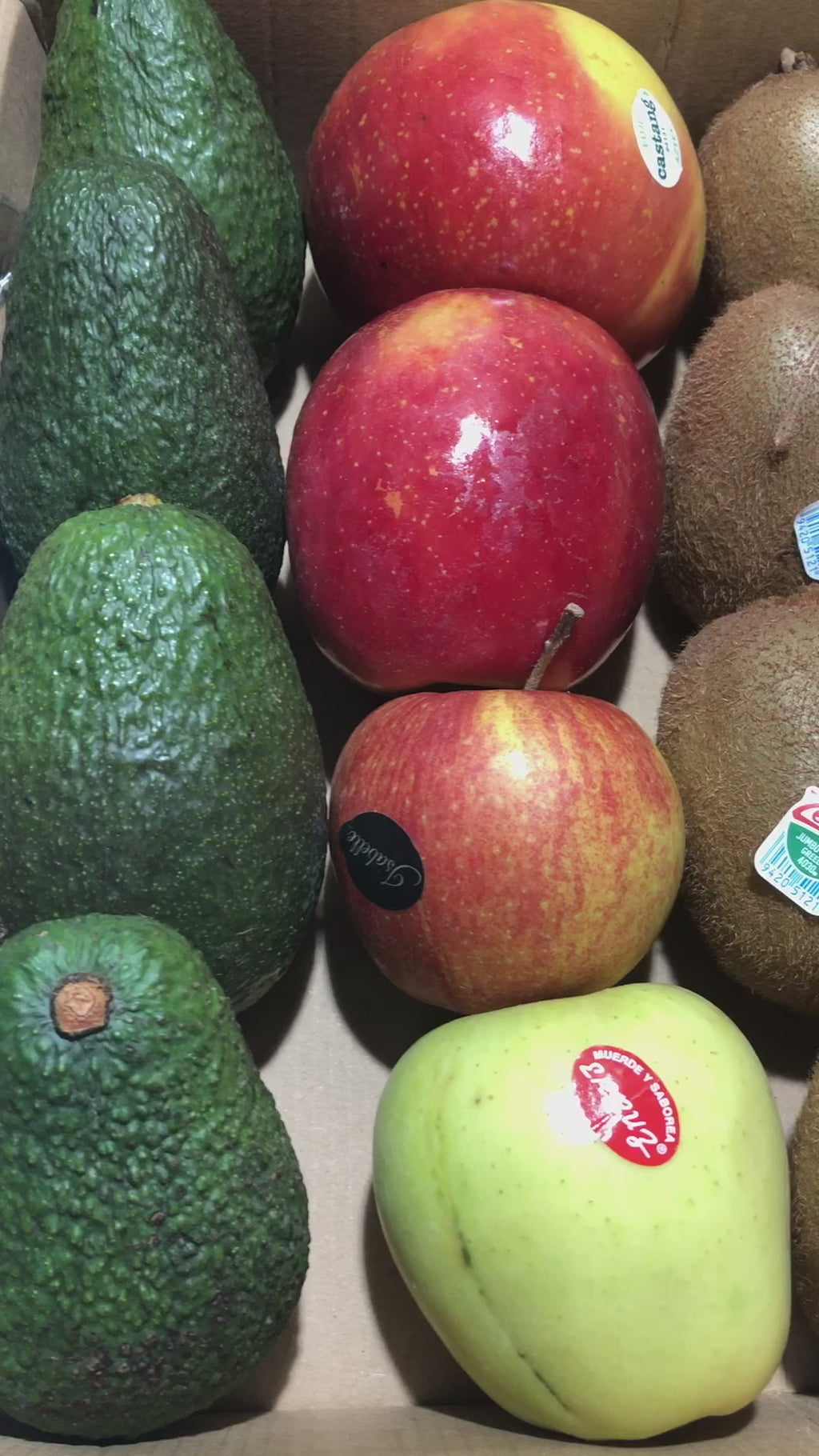 Caja de Fruta Especial para Deportistas: Nutrición y Energía en Cada Bocado 🍏🍌🥑